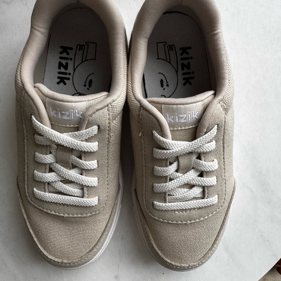 NWOT Little Kids Kiziks Prague - Picture 5 of 5